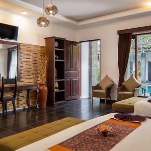 Deluxe Family Room Two King Beds